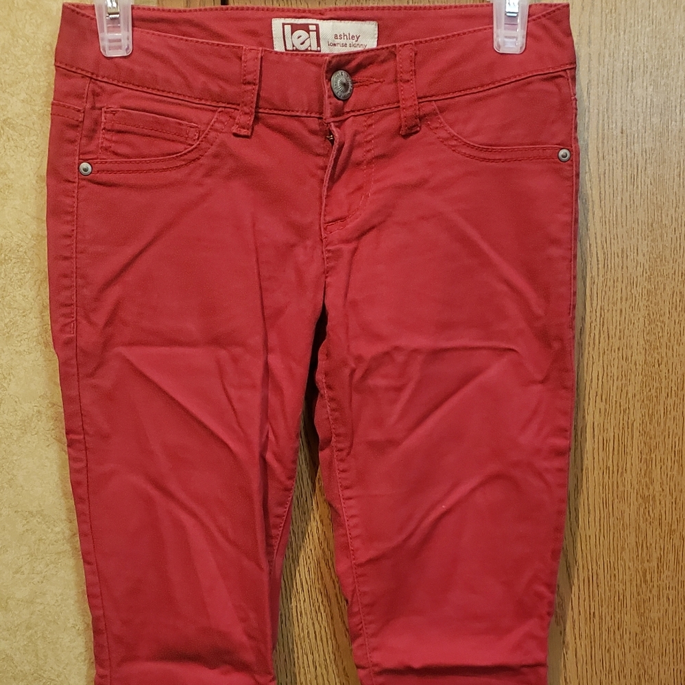 lei, red straight leg, size 4